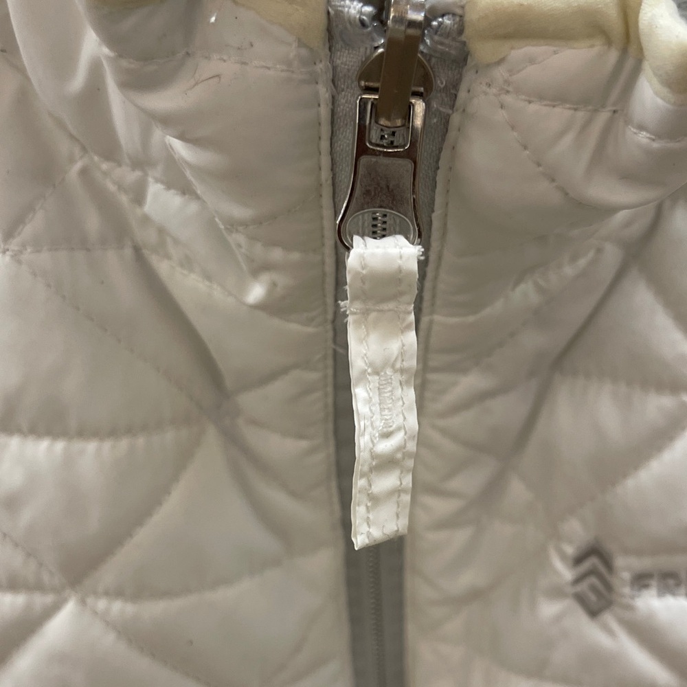 Free Country Quilted Ivory Vest - Picture 8 of 9